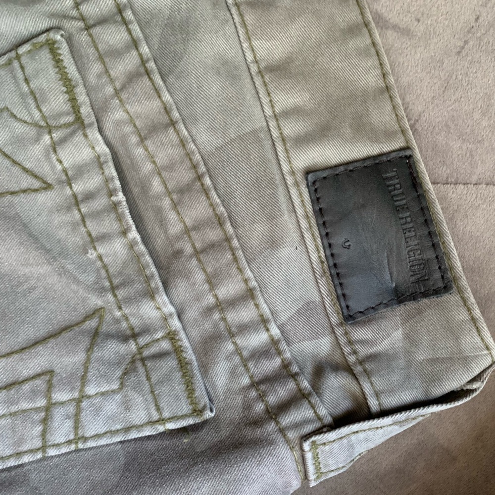 Shorts - Picture 3 of 4
